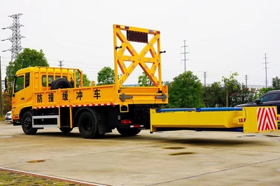 守護(hù)生命，安全護(hù)航——聚焦高速防撞緩沖車與救護(hù)車的專業(yè)應(yīng)用與價(jià)值